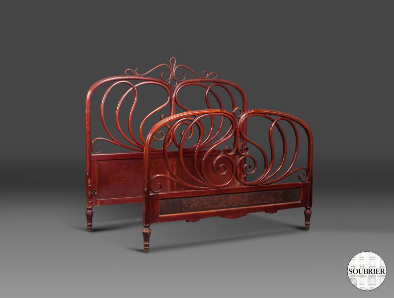 Bentwood bed