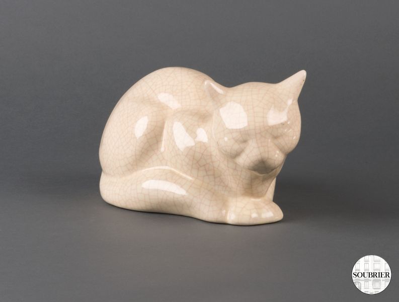 Earthenware cat