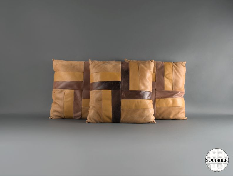 3 Leather brown cushions