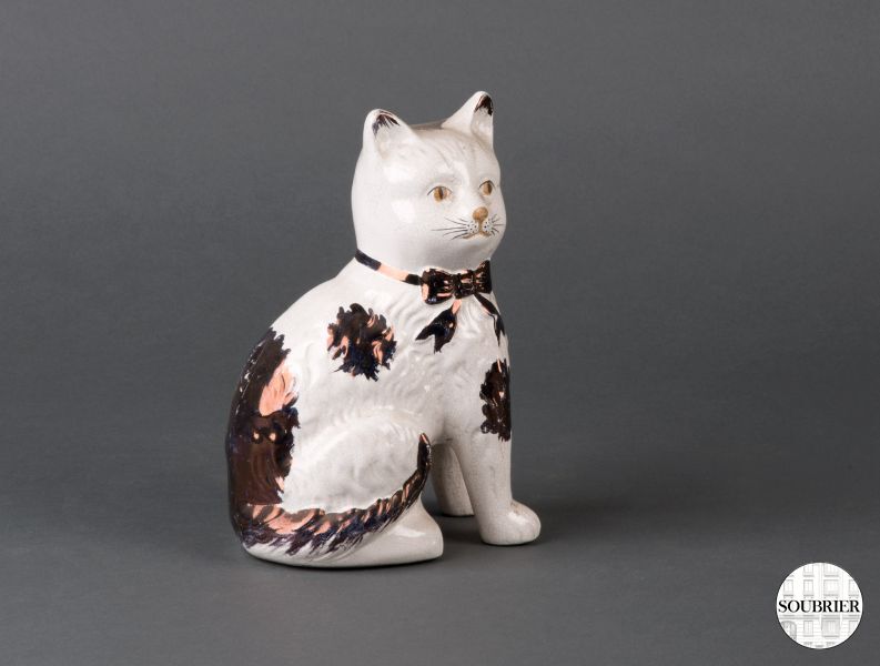 Earthenware cat