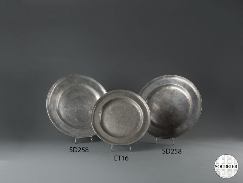 Tin dishes