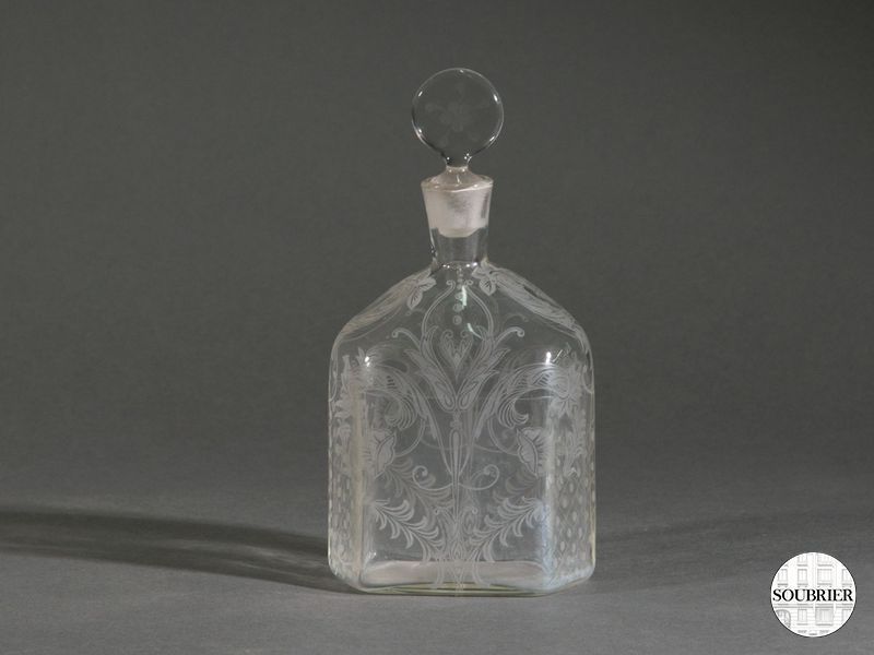 Flacon crystal à décor gravé