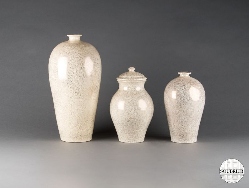 Cream gold mottled earthenware vases