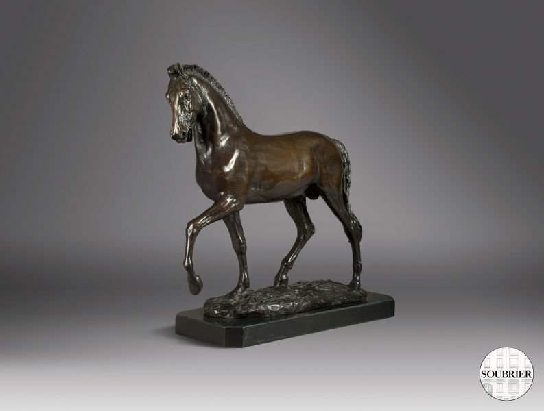 Cheval en bronze