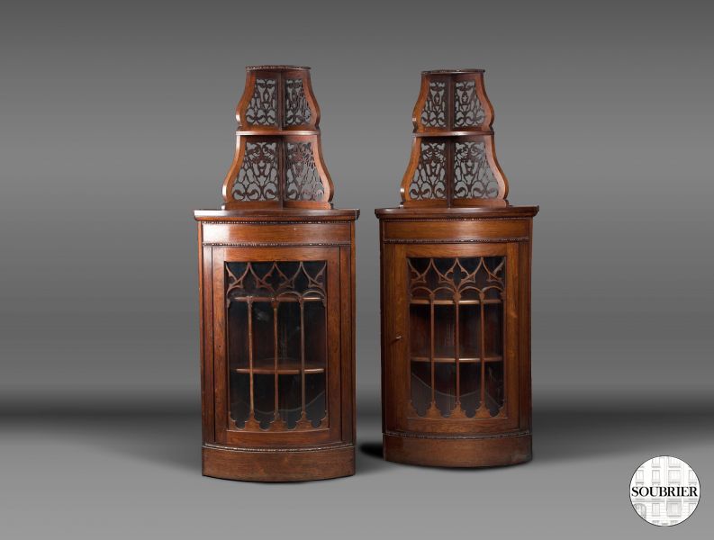 Gothic mahogany corners