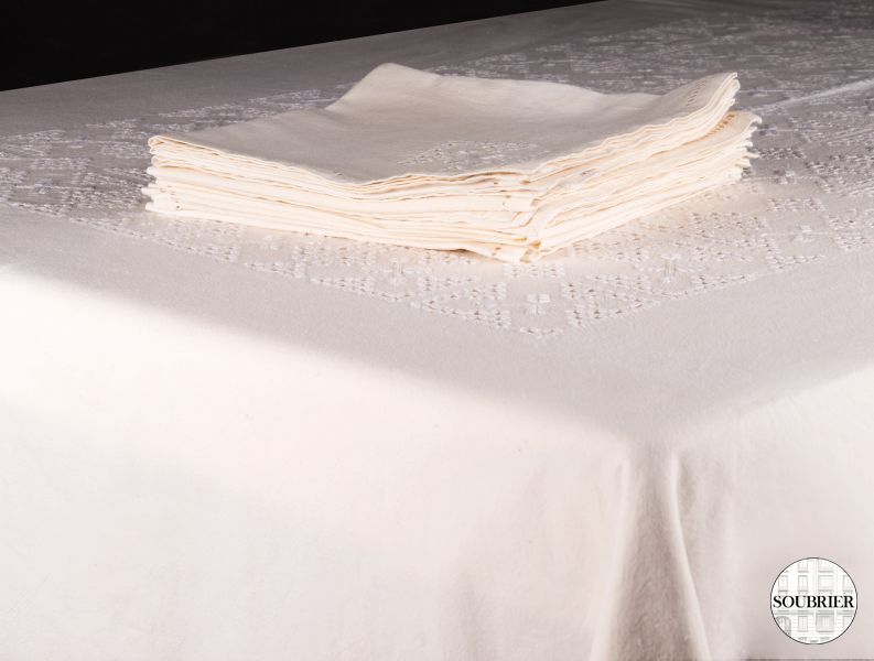 Nappe écru motifs ajourés