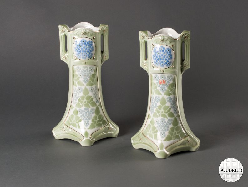 Deux vases en céramique