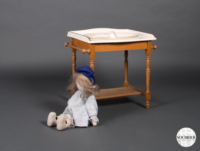 Earthenware children washstand