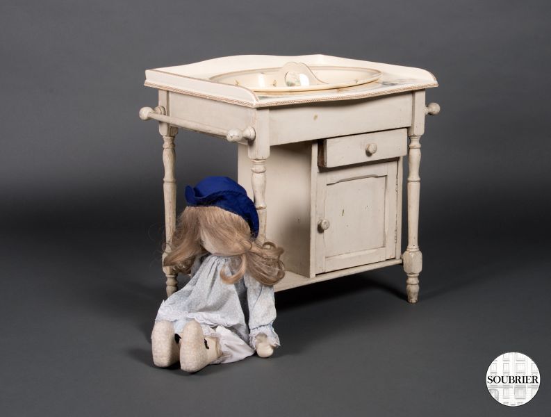 Earthenware children washstand