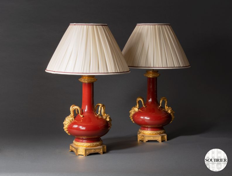 Paire de lampes en porcelaine