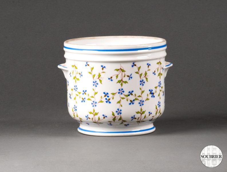 Cache pot en porcelaine à bleuets