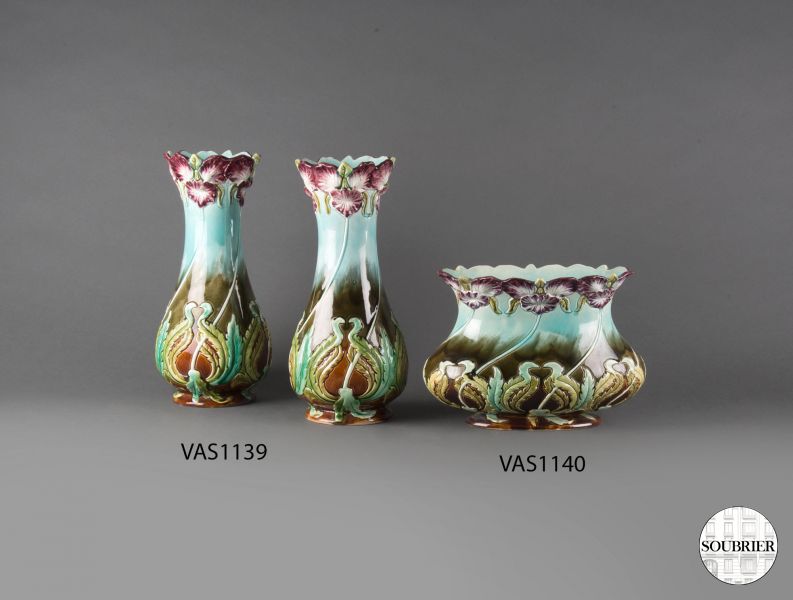 Jardinière et vases anémones