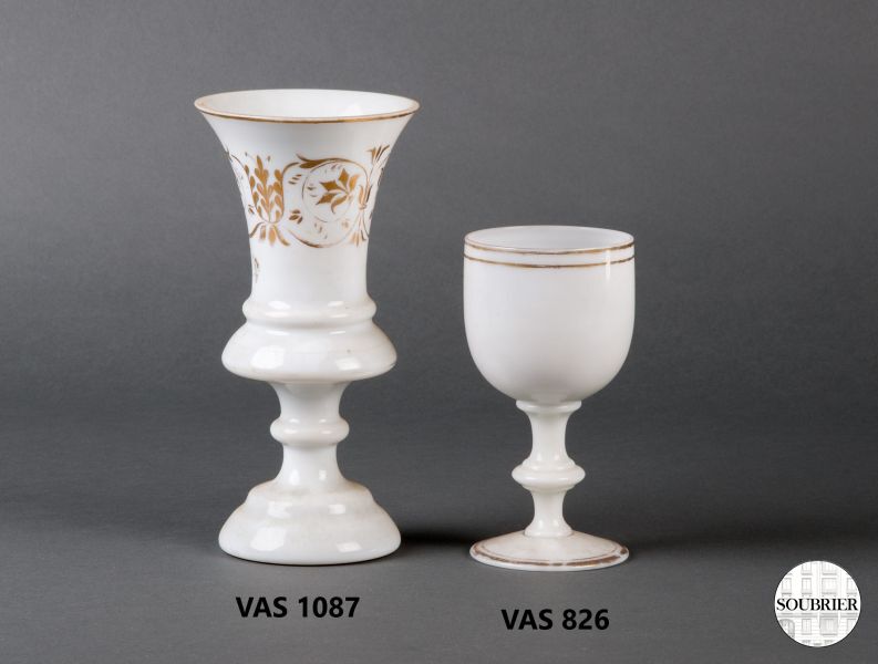 Ensemble de vases en opaline