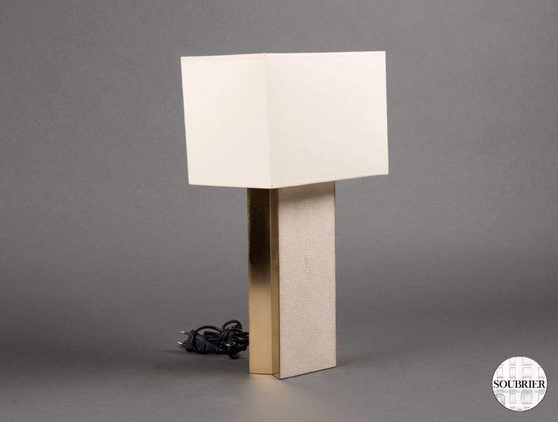 Lampe en galuchat et laiton