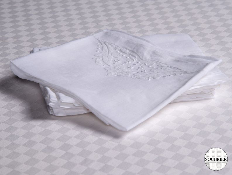 8 organdie napkins with flowers