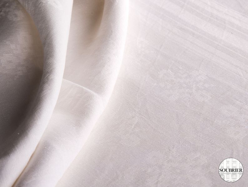 white damask tablecloth