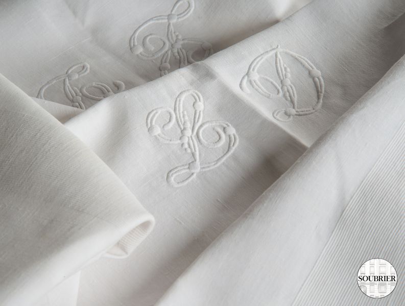 White damask tablecloth