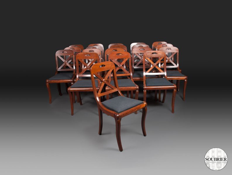 21 chaises en acajou