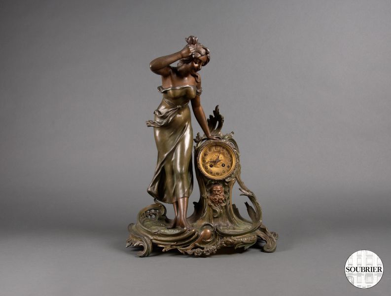 Pendule à la nymphe