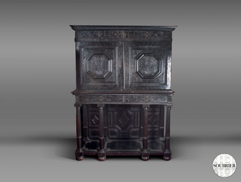 Ebony deux corps cabinet