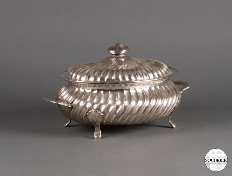 Gadroon tureen