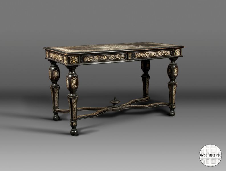 Louis XIV table environment