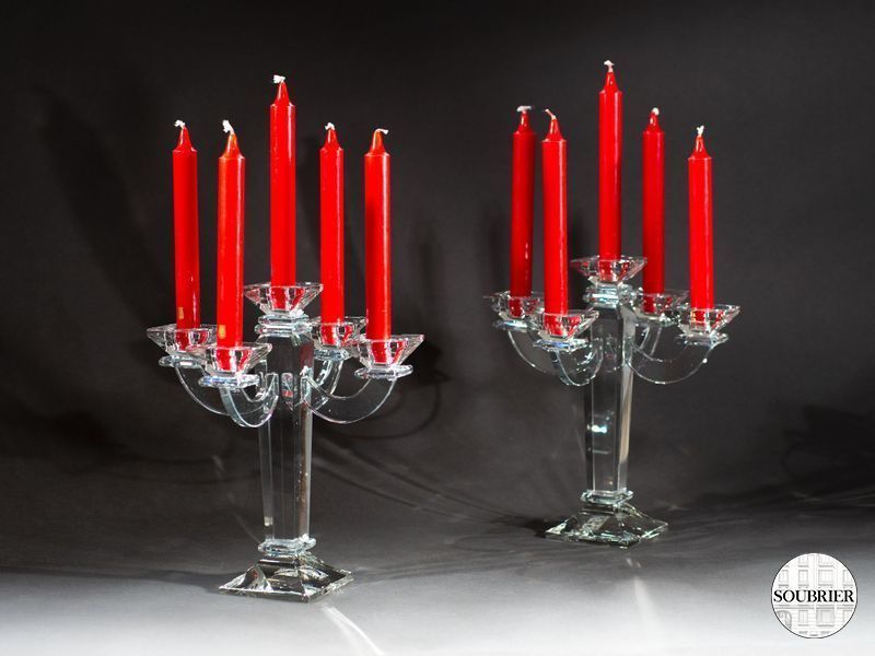 Deux chandeliers en verre cinq branches