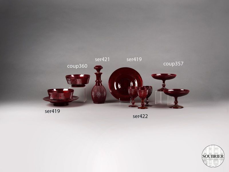 Ensemble de table en verre rubis