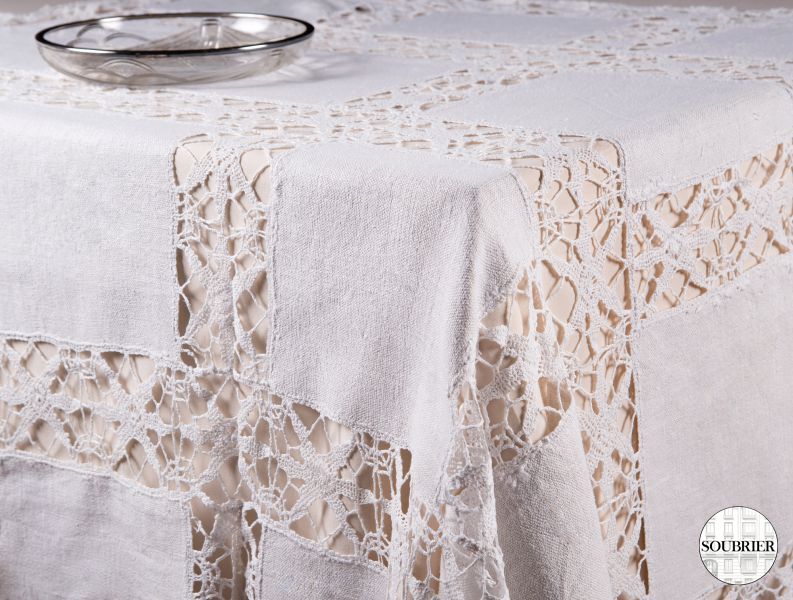 Crochet lace linen tablecloth