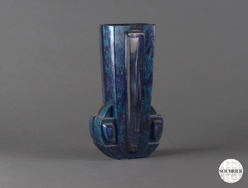 Vase Daum en verre bleu mat