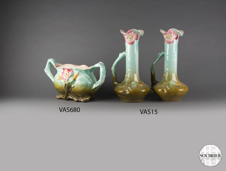 Jardinière et vases à fleurs