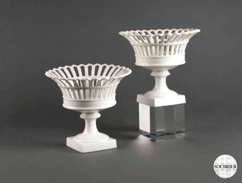 Paire de coupes porcelaine ajourée