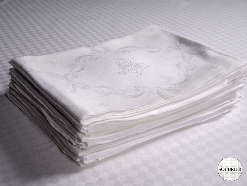 10 garland damask napkins