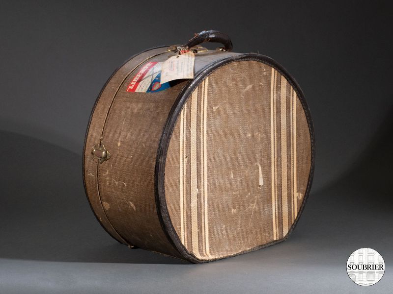 Valise à chapeau