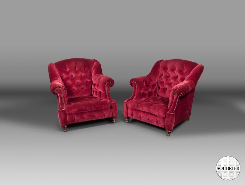 Fauteuils velours rouge capitonné