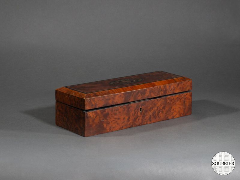 Coffret en ronce de noyer
