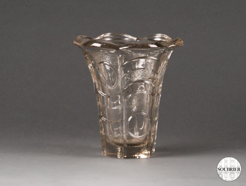 Vase en verre moulé 1930