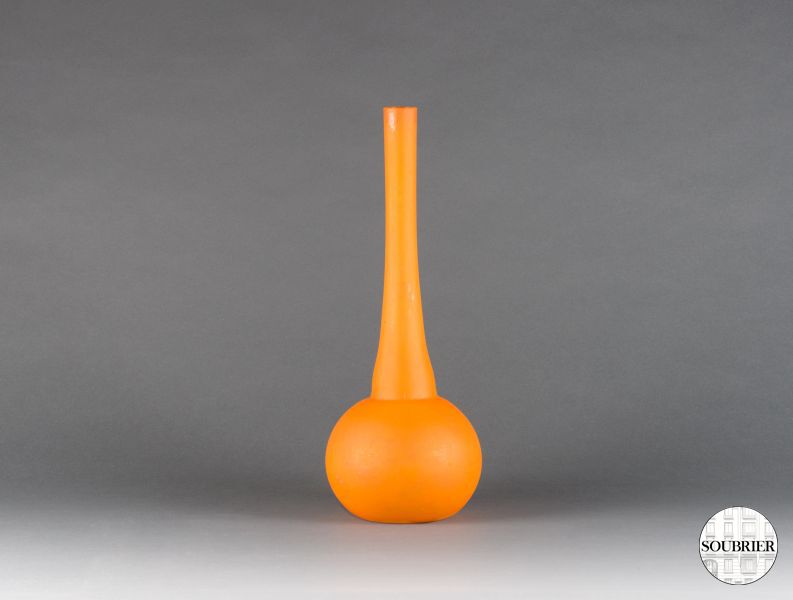 Long neck orange pâte de verre vase