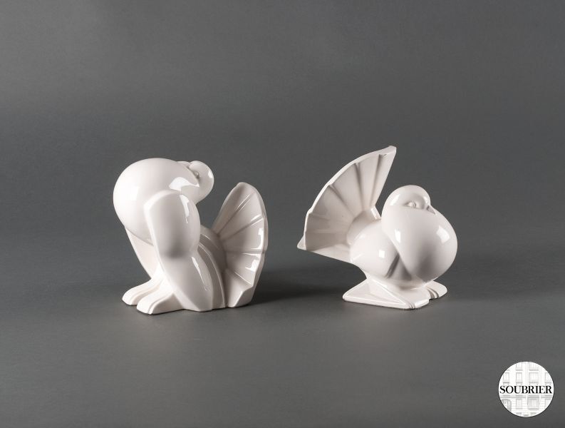 Two pigeons ceramic