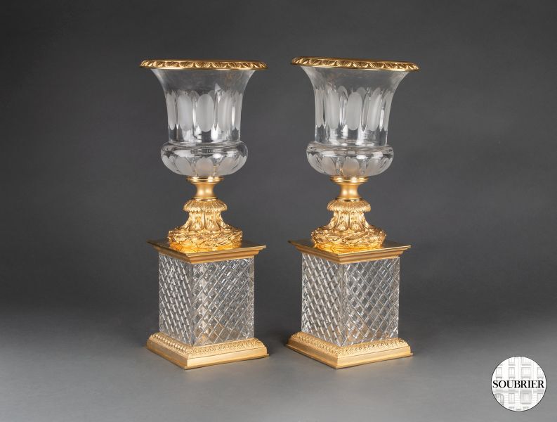 Paire de vases Médicis