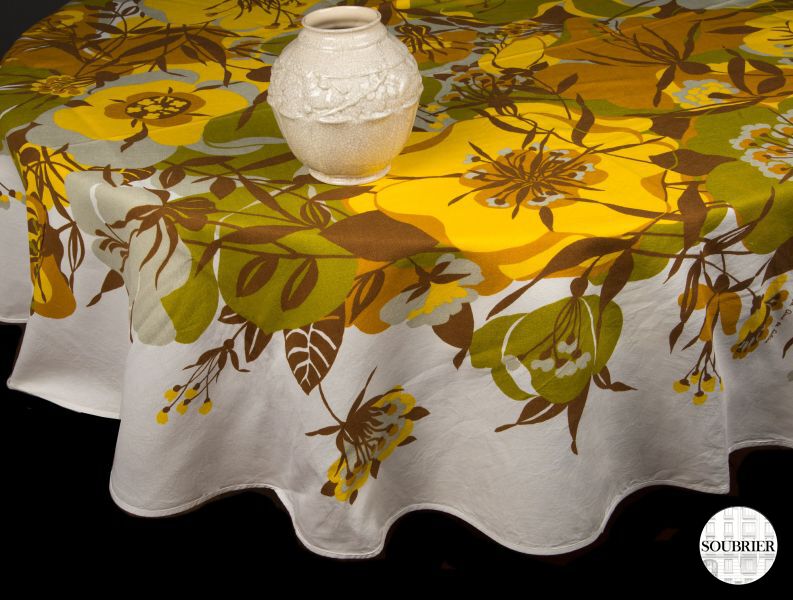 60's round tablecloth