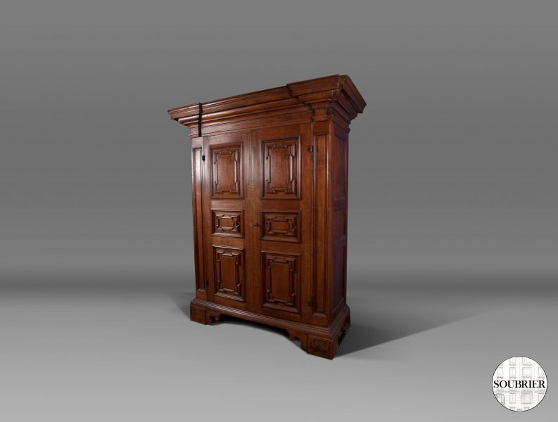 Armoire italienne en noyer