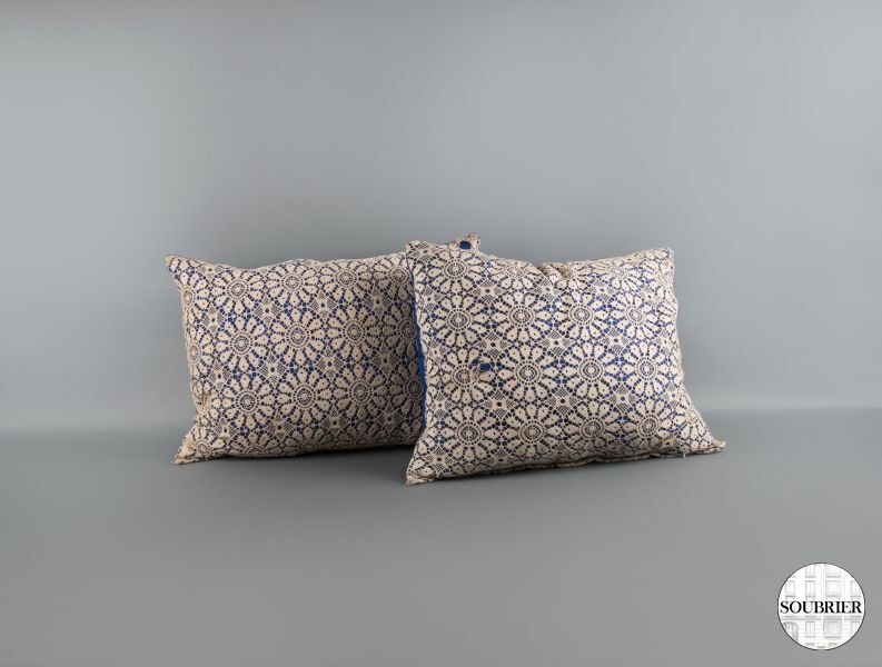 Lace cushions