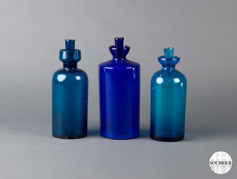 Set of medecine jars