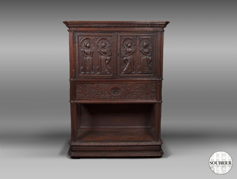 4 ladies cabinet