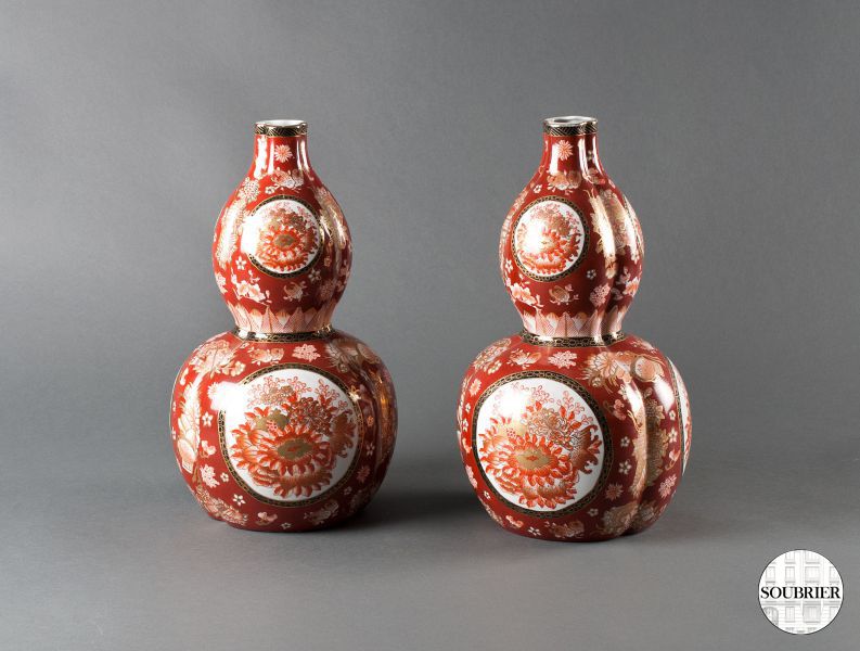 Deux vases gourdes