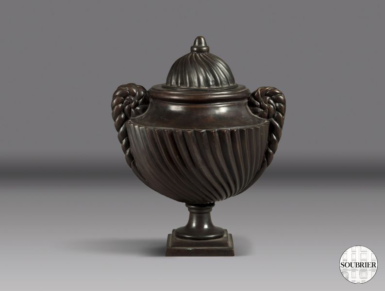 Vase en bronze