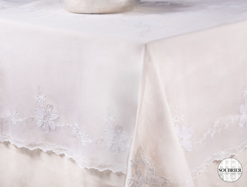 Organdie oval tablecloth