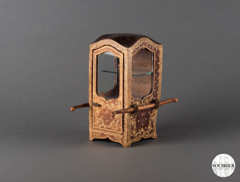 Little sedan chair