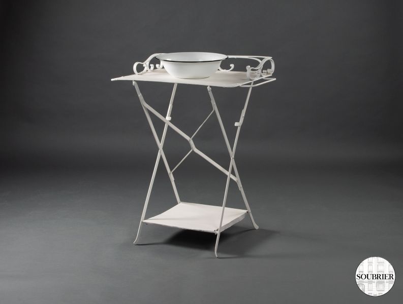 Petite table de toilette